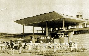 Restauracja na basenie
